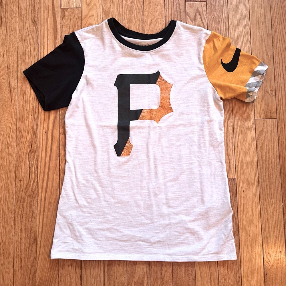Women’s Nike Pittsburgh pirates shirt small